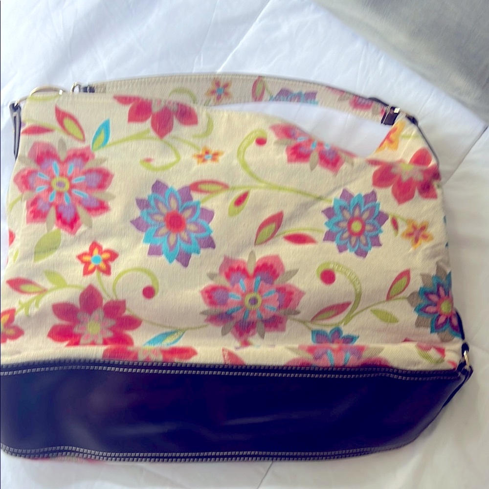Liz Claiborne /Large Shoulder Bag/Cream Canvas Floral/Brown Trim/Gold Hardware